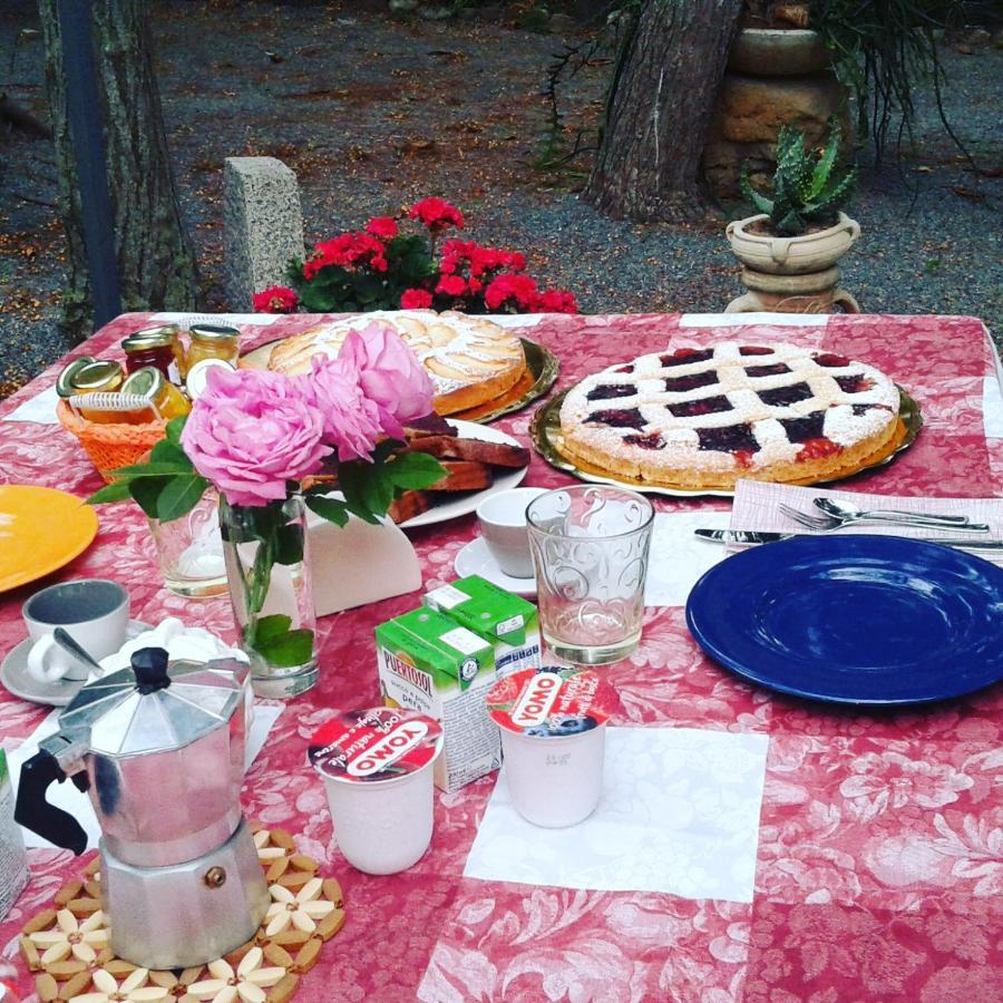 B&B Il Girasole Sant'Anna Arresi Bagian luar foto
