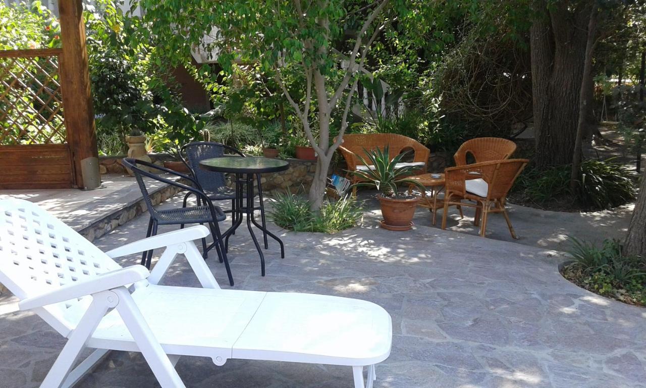 B&B Il Girasole Sant'Anna Arresi Bagian luar foto