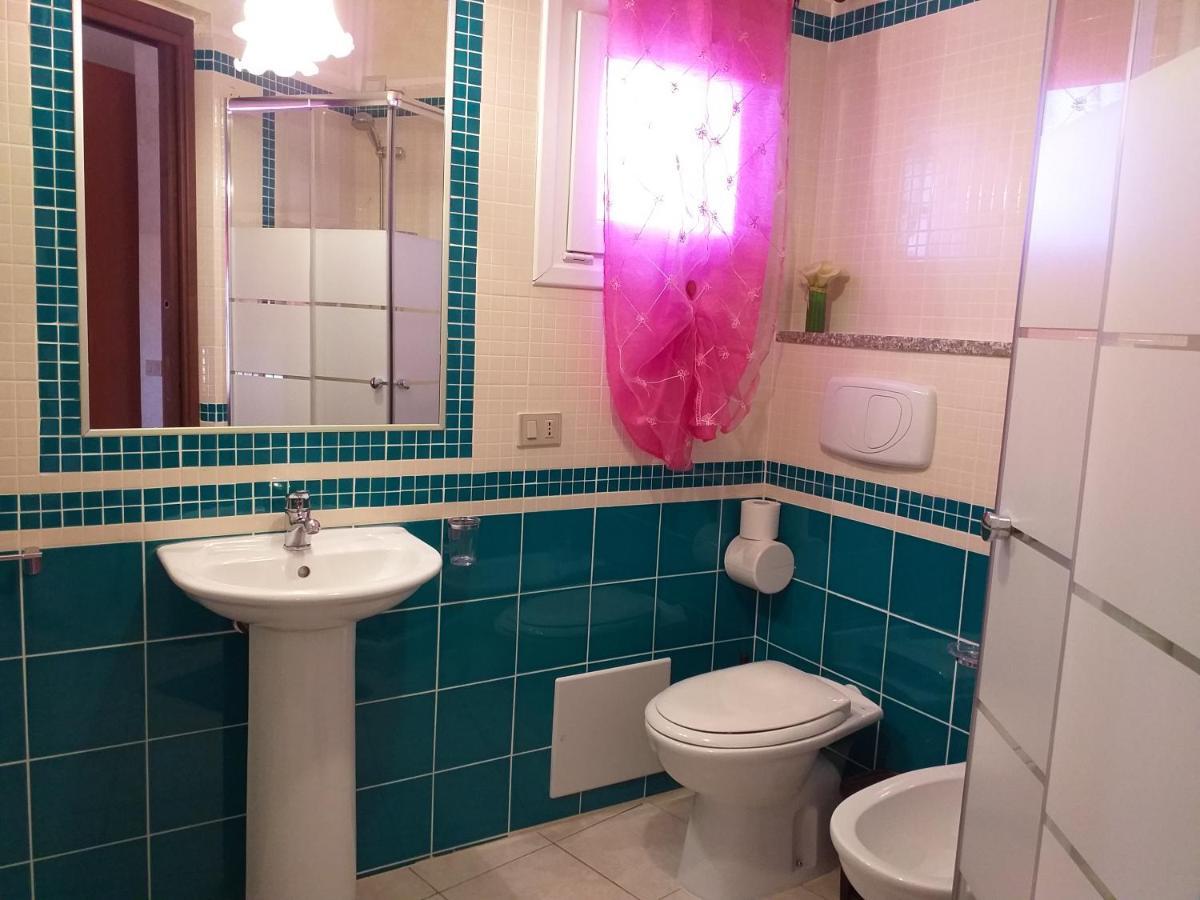 B&B Il Girasole Sant'Anna Arresi Bagian luar foto