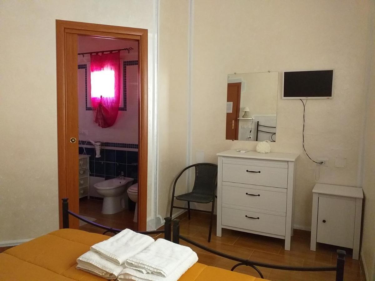 B&B Il Girasole Sant'Anna Arresi Bagian luar foto