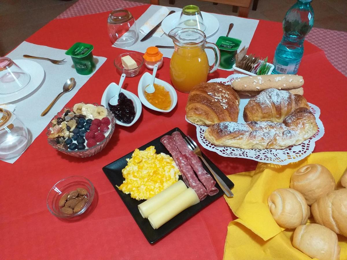 B&B Il Girasole Sant'Anna Arresi Bagian luar foto