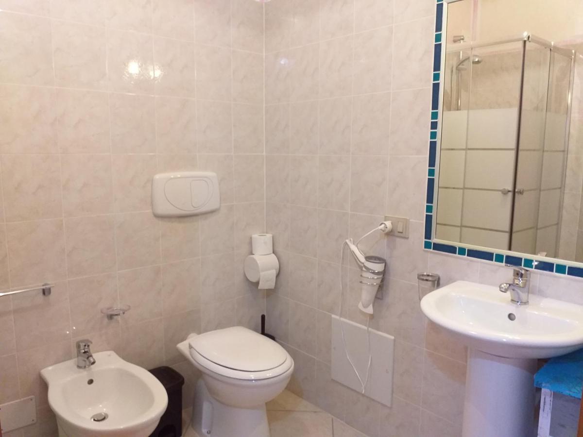 B&B Il Girasole Sant'Anna Arresi Bagian luar foto