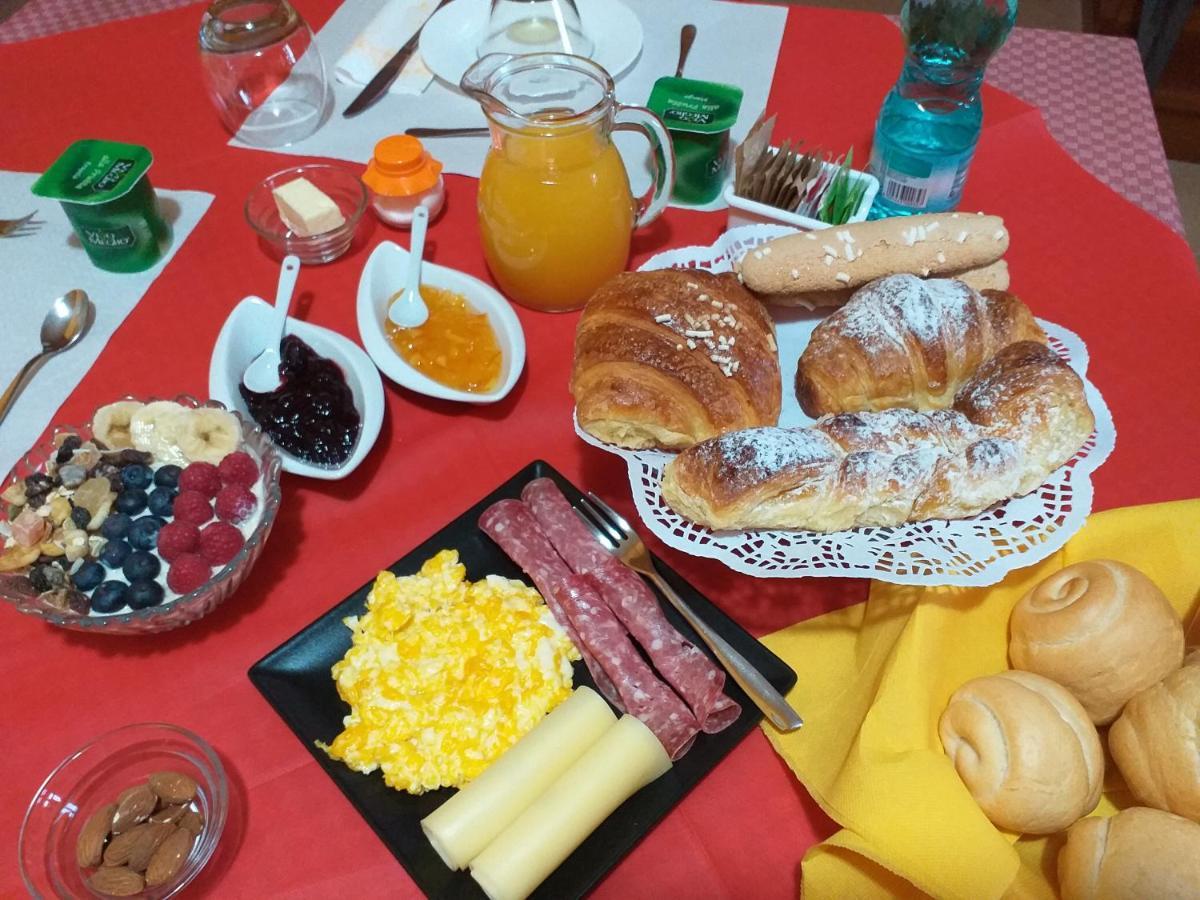 B&B Il Girasole Sant'Anna Arresi Bagian luar foto