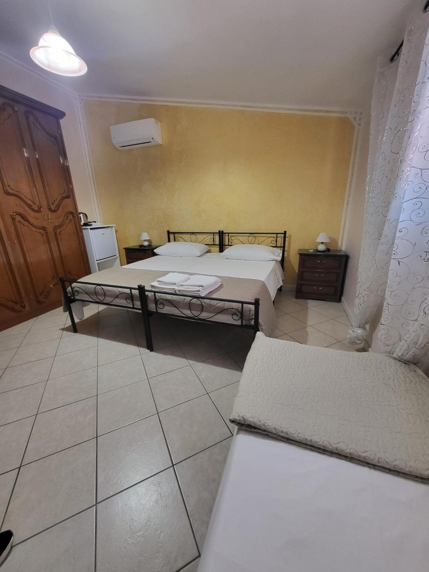 B&B Il Girasole Sant'Anna Arresi Bagian luar foto
